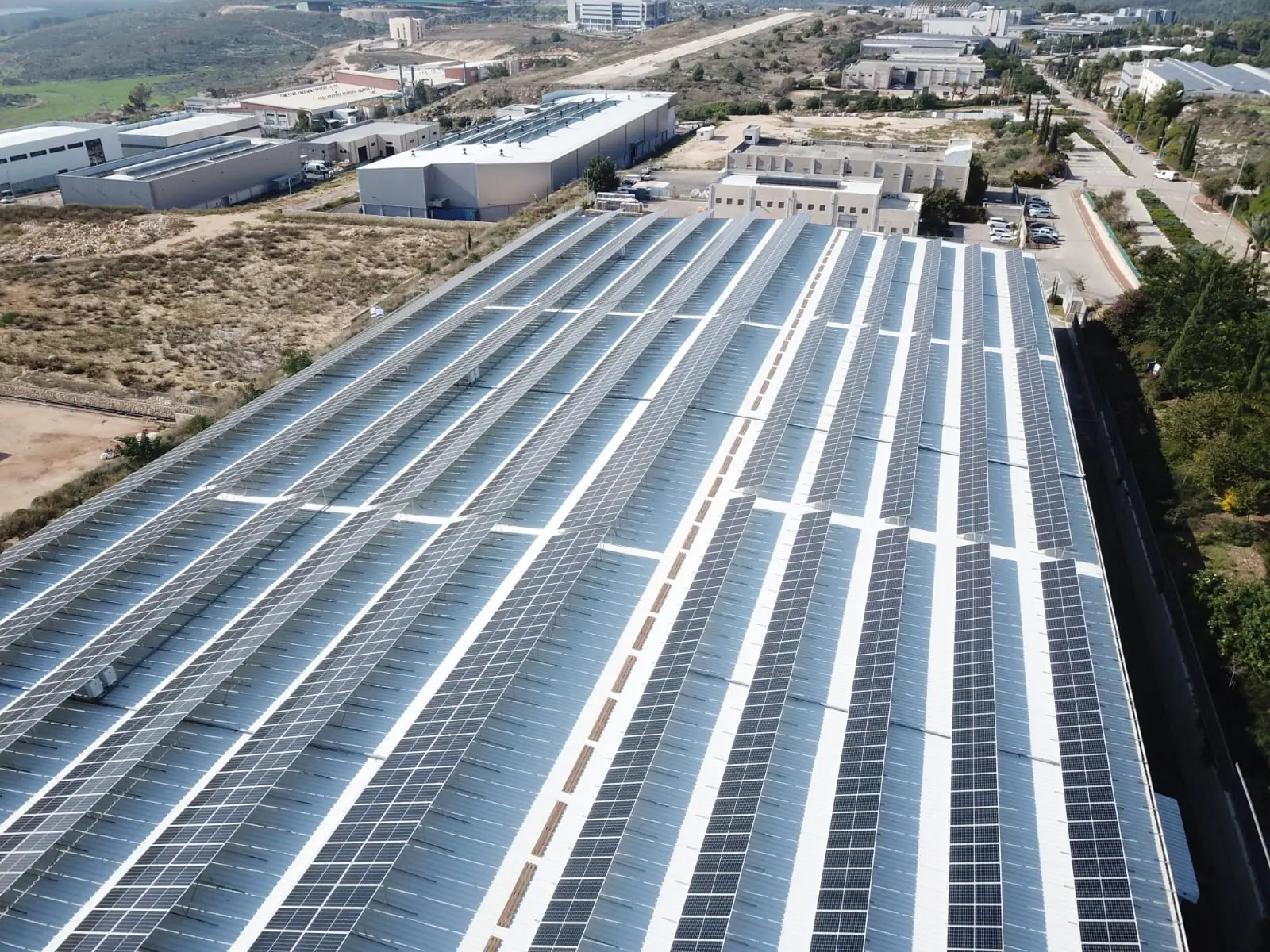 Capannoni con impianto fotovoltaico sul tetto nel distretto Marca trevigiana